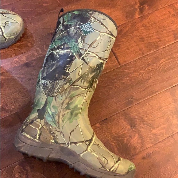 muck pursuit snake boot